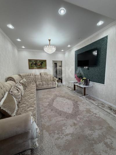 Продаю 2-комнатную квартиру, 72кв. м., этаж - 2/13, 7 микрорайон, ЖК "Бекташ". 134500$.