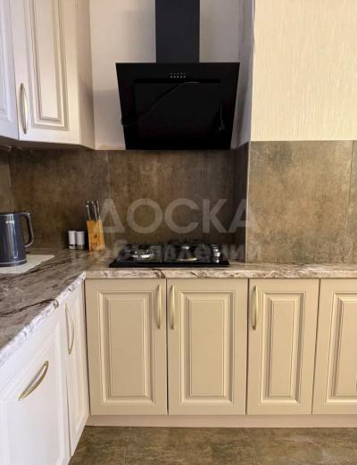 Сдаю 3-комнатную квартиру, 65кв. м., этаж - 10/16, площадь Ала-Тоо.