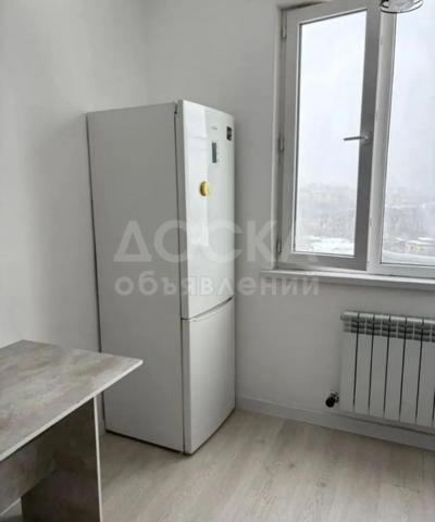 Сдаю 1-комнатную квартиру, 35кв. м., этаж - 9/9, магистраль .