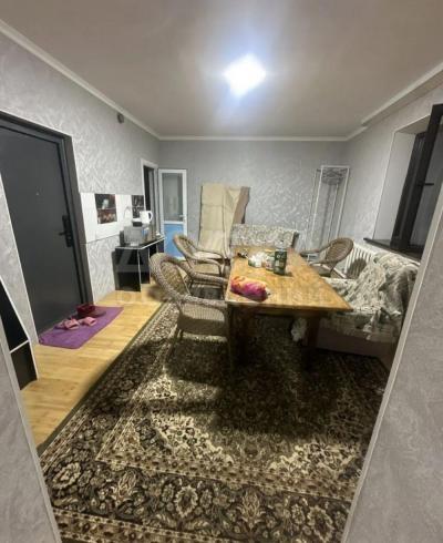 Сдаю 1-комнатную квартиру, 34кв. м., этаж - 2/3, пишпек.