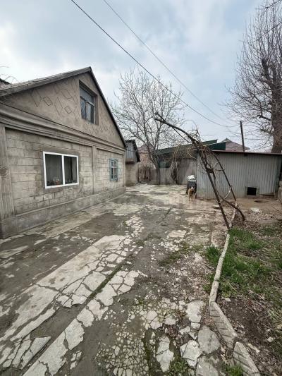 Продаю дом 4-ком. 79кв. м., этаж-1, 6.8-сот., стена саман, р-ок Кудайберген .