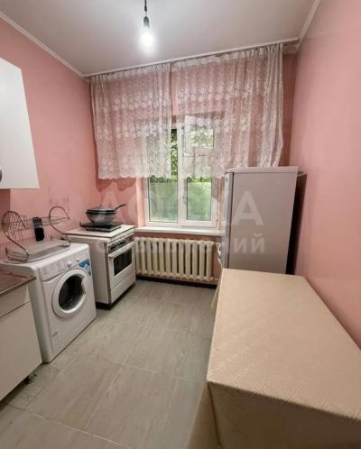 Сдаю 1-комнатную квартиру, 34кв. м., этаж - 1/1, 8 мкр.