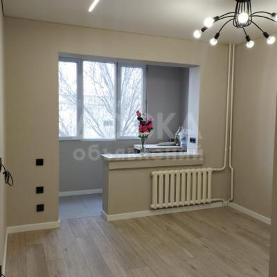 Продаю 2-комнатную квартиру, 48кв. м., этаж - 3/9, Востоке-5.