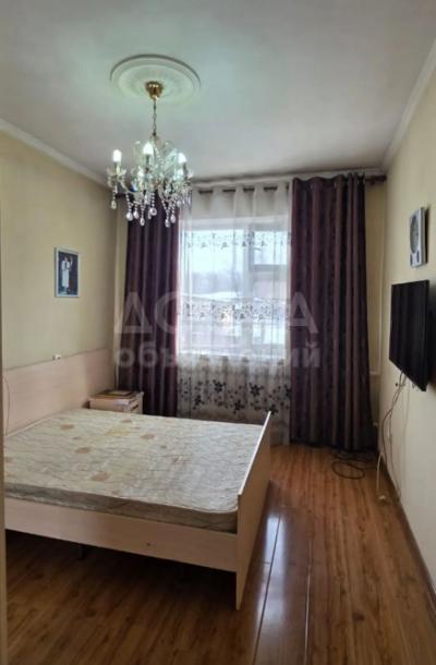 Сдаю 3-комнатную квартиру, 65кв. м., этаж - 2/2, красный строитель.