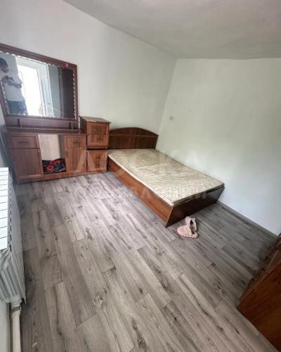 Сдаю 1-комнатную квартиру, 35кв. м., этаж - 1/1, карпинка.