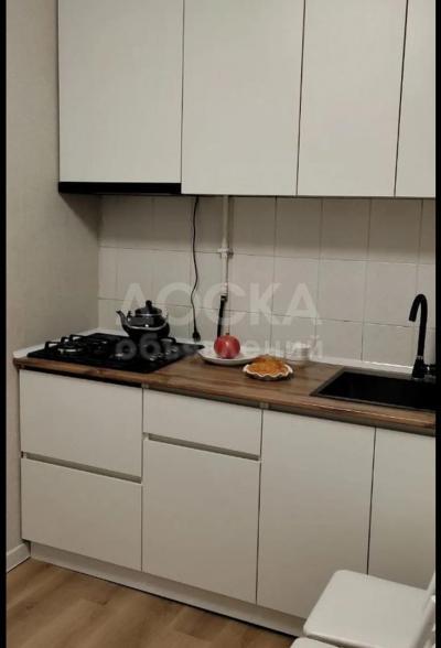 Сдаю 1-комнатную квартиру, 35кв. м., этаж - 3/5, карпинка.