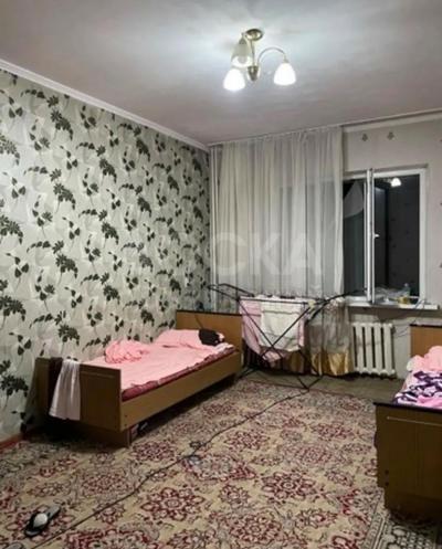 Сдаю 2-комнатную квартиру, 45кв. м., этаж - 4/5, аламедин-1.