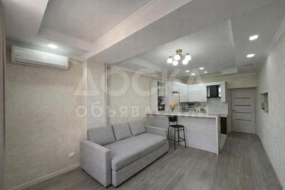 Продаю 2-комнатную квартиру, 57кв. м., этаж - 5/10, Горького/Абая.