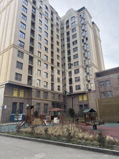 Продаю 1-комнатную квартиру, 54кв. м., этаж - 4/14, ТРЦ Ала Арча.