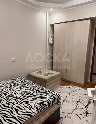 Сдаю 2-комнатную квартиру, 45кв. м., этаж - 6/7, золотой квадрат.