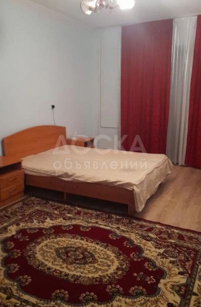 Сдаю 2-комнатную квартиру, 45кв. м., этаж - 3/5, золотой квадрат.