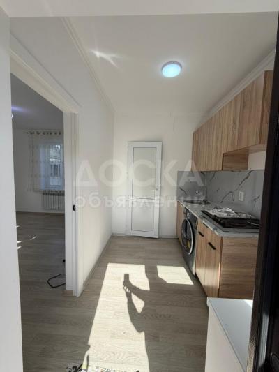 Сдаю 1-комнатную квартиру, 34кв. м., этаж - 2/2, рабочий городок.