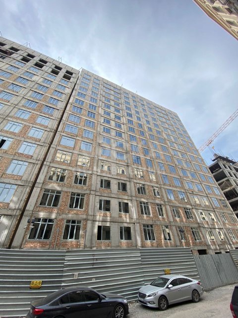 Продаю 1-комнатную квартиру, 41 кв. м., этаж 6/17