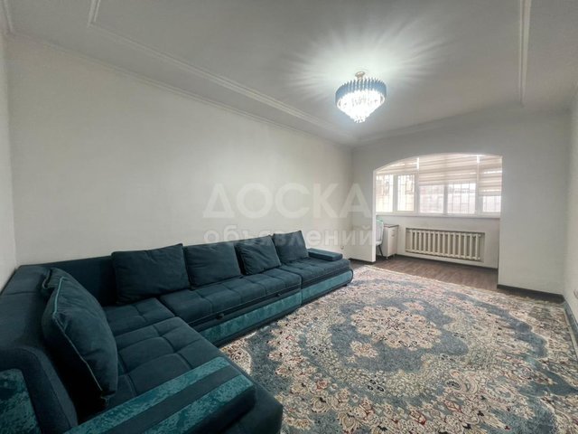 Продаю 2-комнатную квартиру, 67 кв. м., этаж 1/9, Восточный автовокзал.