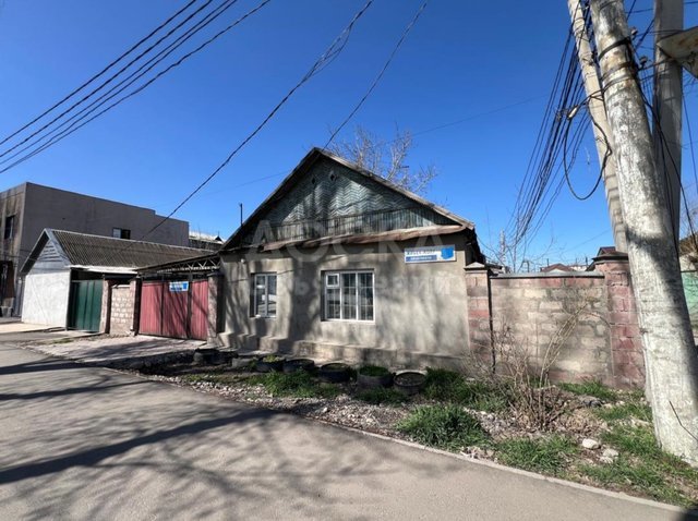 Продаю дом, 73 кв. м., 4 сот., саман, Под Бизнес.