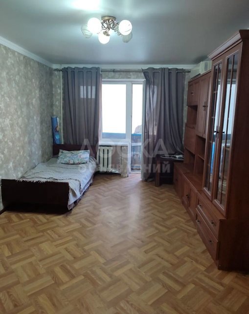 Сдаю 1-комнатную квартиру, мед академия.