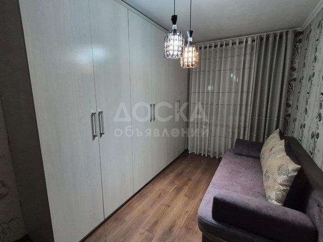 Сдаю 2-комнатную квартиру, В 6-м микрорайоне.