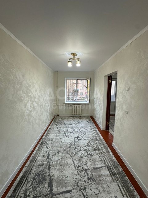 Продаю 2-комнатную квартиру, 40 кв. м., этаж 2/4, Улица Шакирова, парк Ататюрк.