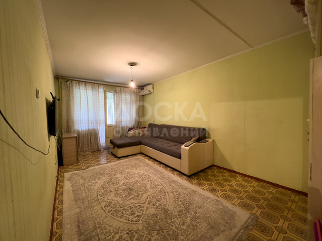 Продаю 1-комнатную квартиру, 31 кв. м., этаж 1/5, Чуй/Карпинка.