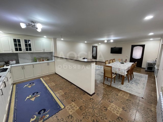 Продаю дом, 270 кв. м., 8 сот., кирпич, Ауэзова/Л.Толстого.