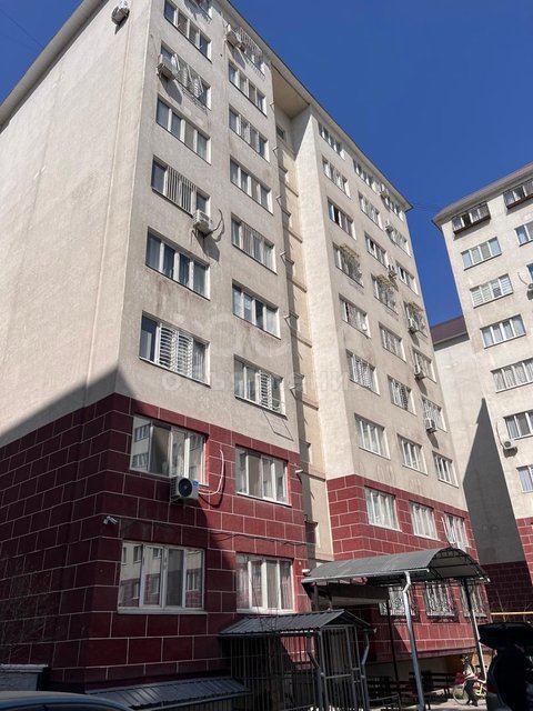 Продаю 4-комнатную квартиру, 106 кв. м., этаж 6/9, Ул.токомбаева.