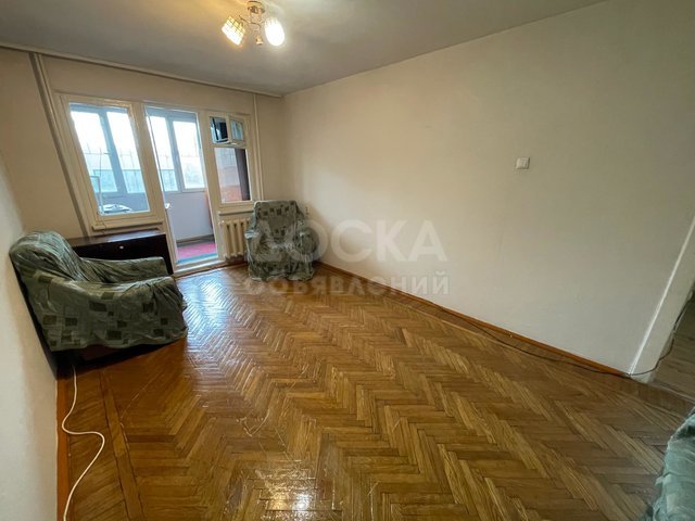 Продаю 1-комнатную квартиру, 32 кв. м., этаж 3/4, 4 мкр.