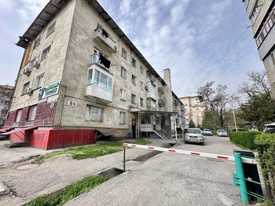 Продаю 2-комнатную квартиру, 43кв. м., этаж - 4/4, Боконбаева/Тыныстанова.