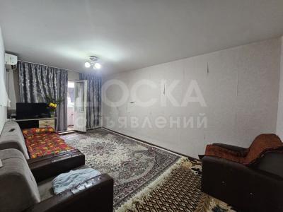 Продаю 2-комнатную квартиру, 50кв. м., этаж - 4/4, 6-мкрн.