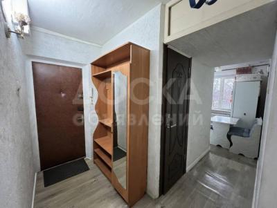 Продаю 3-комнатную квартиру, 64кв. м., этаж - 3/4, Аламедин-1.