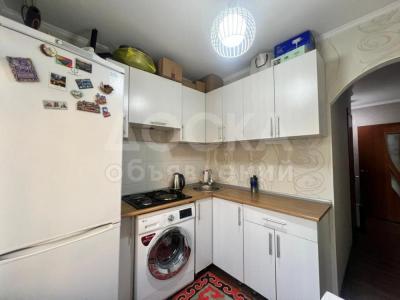 Продаю 1-комнатную квартиру, 31кв. м., этаж - 1/5, 8 мкр.