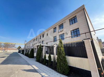 Продаю 2-комнатную квартиру, 78кв. м., этаж - 1/3, Киргизия-1.