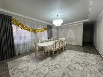 Продаю дом 4-ком. 110кв. м., этаж-1, 3-сот., стена кирпич, Токольдош.