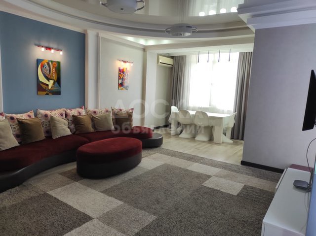 Сдаю 3-комнатную квартиру, 110 кв. м., этаж 8/10, ЖК "Илим", район Филармонии, Уметалиева-Рыскулова - застройщик Авангард-стиль.