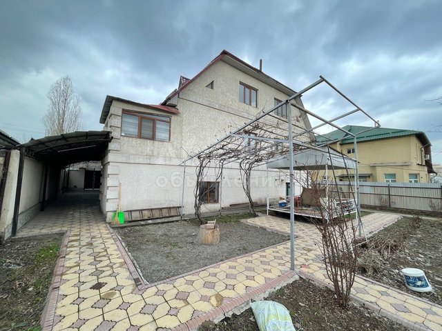 Продаю дом, 270 кв. м., 8 сот., кирпич, Ауэзова/Л.Толстого.