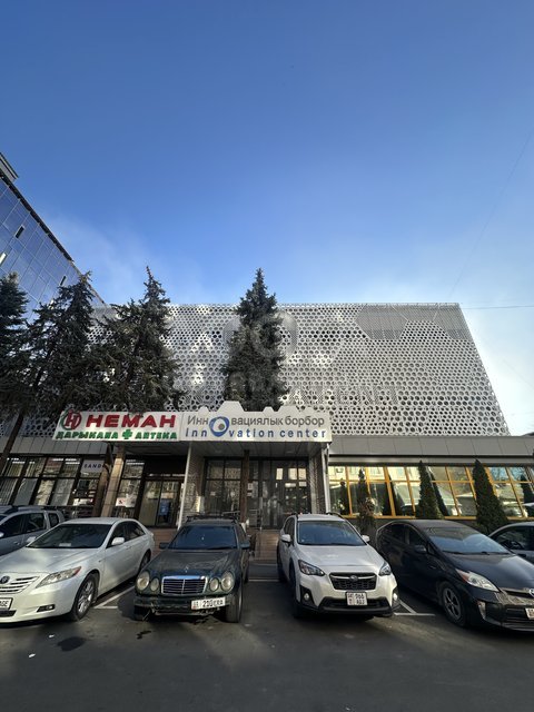 Продаю свободного назначения, 581 кв. м., Эркиндик Жумабека.