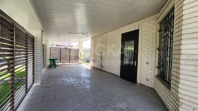 Продаю дом, 173 кв. м., 9 сот., кирпич, мкр. Джал, Тыналиева.