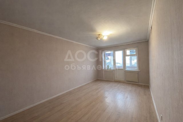 Продаю 3-комнатную квартиру, 61 кв. м., этаж 5/5, 8 мкр.