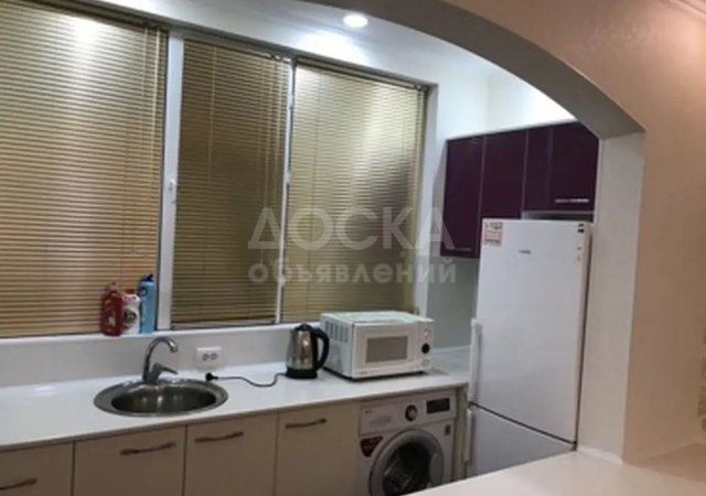 Сдаю 1-комнатную квартиру, 45 кв. м., этаж 3/9, кок жар мкр.