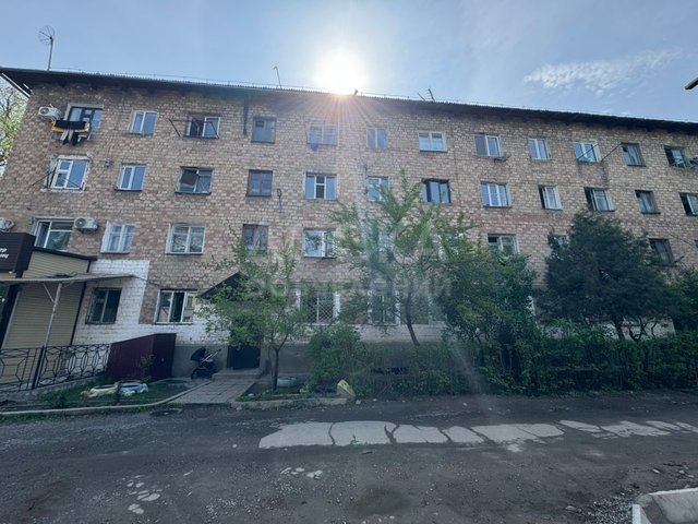 Продаю 1-комнатную квартиру, 12 кв. м., этаж 3/4, Ата-Тюрк.