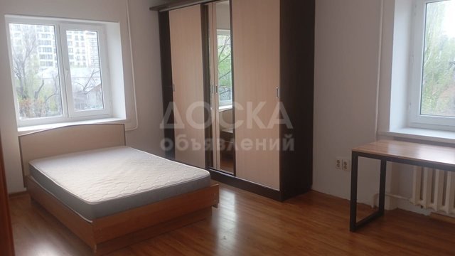 Сдаю 2-комнатную квартиру, 60 кв. м., этаж 4/5, Советская 136 / Боконбаева.