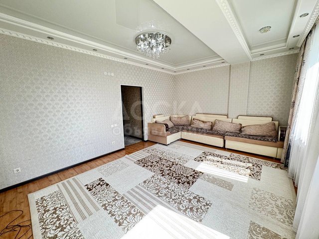 Продаю 2-комнатную квартиру, 67 кв. м., этаж 6/8, Исакеева 18/1.