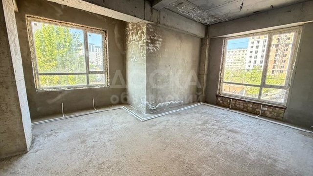 Продаю 2-комнатную квартиру, 81 кв. м., этаж 14/15, кийизбаева 70.