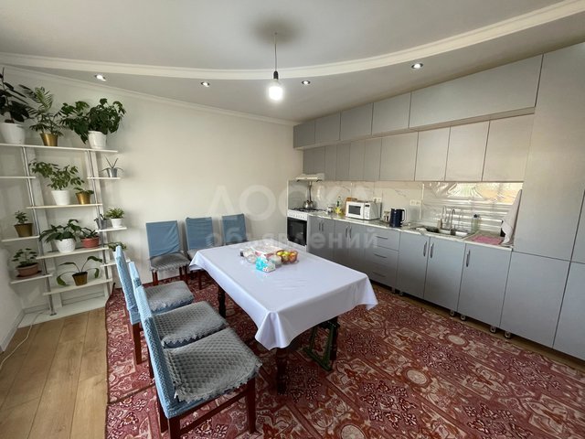 Продаю дом, 165 кв. м., 6 сот., кирпич, Л.Толстого/Ауэзова.