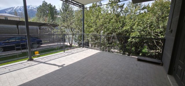 Продаю дом, 6 сот., кирпич, Продаю ЗАГОРОДНЫЙ ДОМ. Рядом национальный парк «Ала-Арча»..