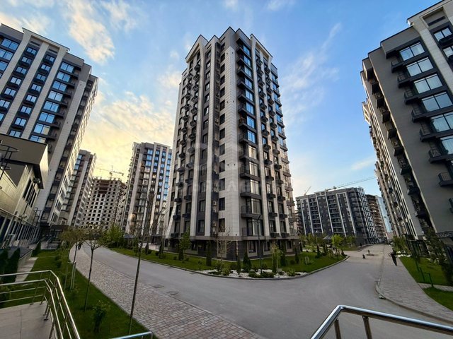 Продаю 3-комнатную квартиру, мкр Асанбай.