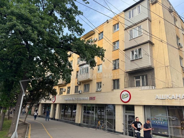 Продаю 2-комнатную квартиру, Боконбаева/Белинка.