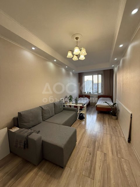 Продаю 1-комнатную квартиру, 12 микрорайон, ЖК "Самолёт". 82 000$.