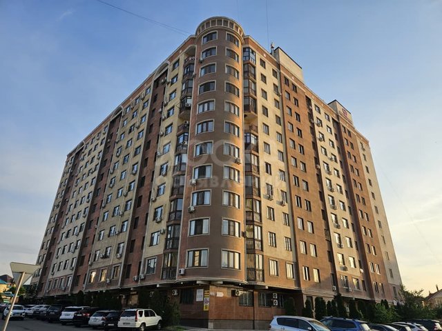 Продаю 2-комнатную квартиру, Чынгыз Айтматова 4.