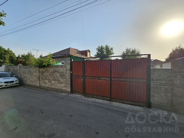 Продаю дом, 8 сот., кирпич, р-н Кызыл Аскер.