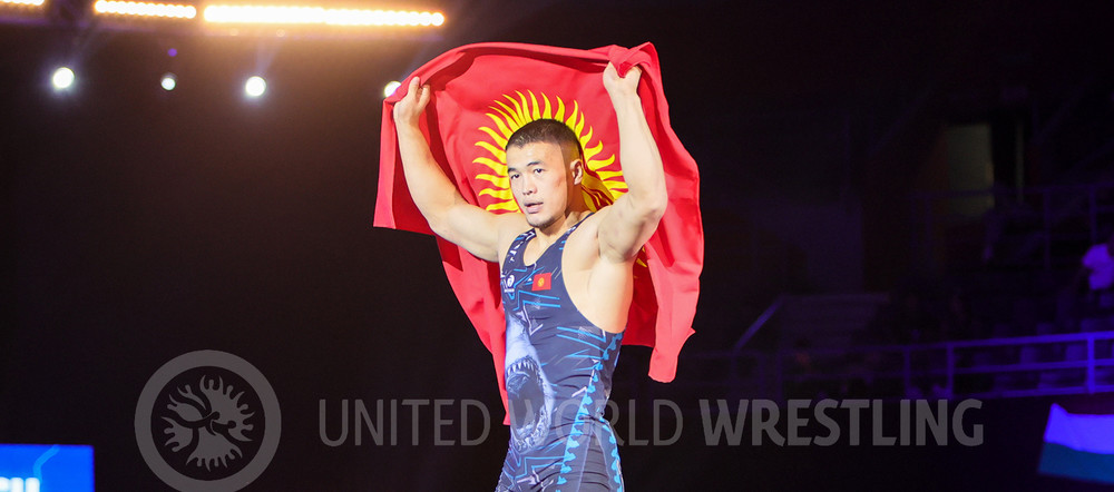 Акжол Махмудов